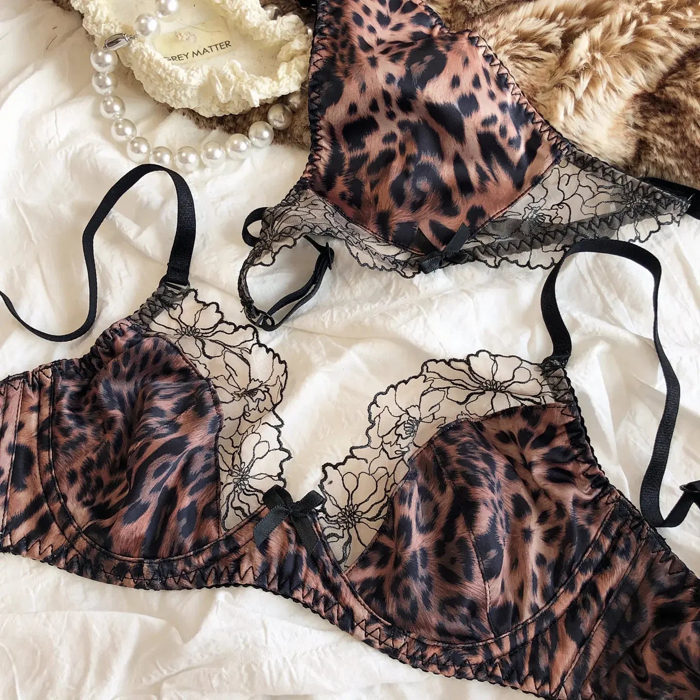 2 Pcs High Quality Women Lingerie Set Sexy Ultra Thin Satin Lace Splicing Bras French Leopard Print Underwear Bra and Thong Sets